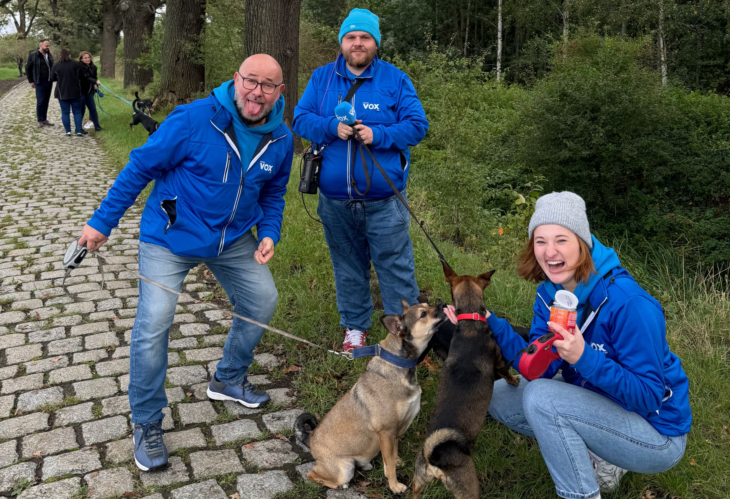 Radio VOX FM wspiera zwierzęta z dotkniętych powodzią terenów. Przekazaliśmy 2 tony karmy!